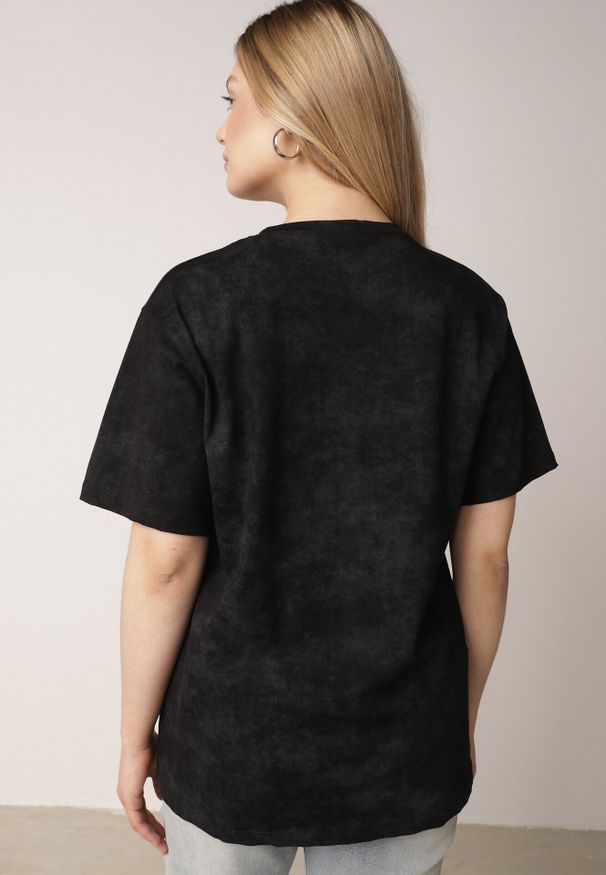 Born2be - Czarny Oversizowy T-shirt z Bawełny Zdobiony Haftem z Cekinami Pidella. Okazja: na co dzień. Kolor: czarny. Materiał: bawełna. Wzór: aplikacja, haft. Styl: casual, elegancki