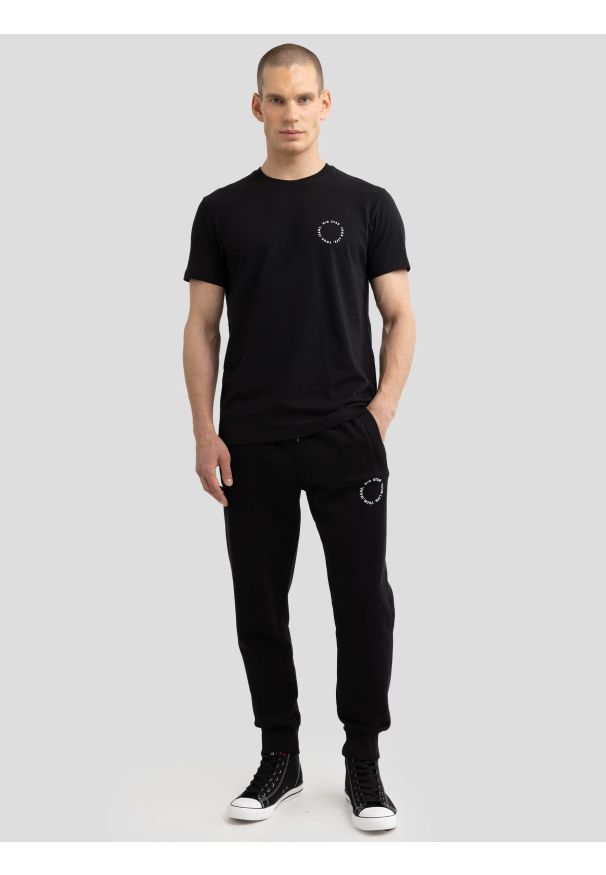 Big-Star - Koszulka męska z niewielkim nadrukiem na piersi czarna Orpion 906. Okazja: na co dzień. Kolor: czarny. Materiał: dzianina, jeans. Wzór: nadruk. Styl: casual
