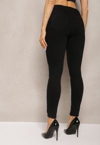 Renee - Czarne Elastyczne Jeansy o Dopasowanym Fasonie Arilem. Kolor: czarny #2
