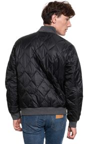 Wrangler - KURTKA WRANGLER BOMBER JACKET BLACK W4A6Y8100. Kolor: czarny #9