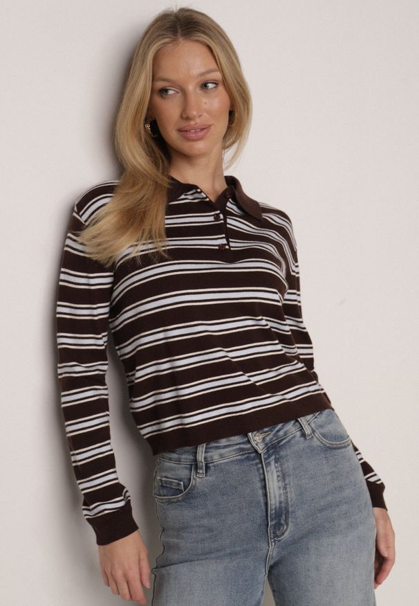 Born2be - Brązowy Sweter w Paski z Kołnierzykiem z Wiskozą Minkalia. Okazja: na co dzień. Kolor: brązowy. Materiał: wiskoza. Wzór: paski. Styl: casual, klasyczny