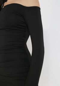 Born2be - Czarna Sukienka Mellessa. Kolor: czarny. Długość rękawa: długi rękaw. Wzór: jednolity. Typ sukienki: asymetryczne. Styl: elegancki. Długość: mini #6