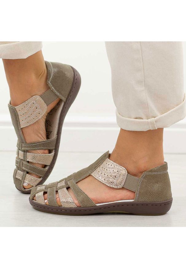 Beżowe skórzane sandały damskie T.Sokolski 622. Zapięcie: bez zapięcia. Kolor: beżowy. Materiał: skóra. Sezon: lato. Obcas: na obcasie. Wysokość obcasa: średni