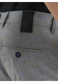 PAKO LORENTE – Szare męskie spodnie chino w kratę P23SF-WX-009-S-S - Pako Lorente. Kolor: szary. Materiał: poliester, wiskoza, elastan #2