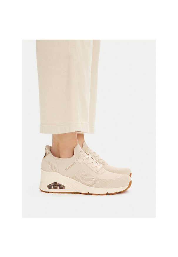 skechers - Sneakersy Skechers. Kolor: beżowy