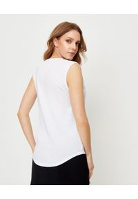 Balmain - BALMAIN - Biały t-shirt z logo. Kolor: biały. Materiał: jeans. Długość rękawa: na ramiączkach. Wzór: aplikacja, nadruk #5