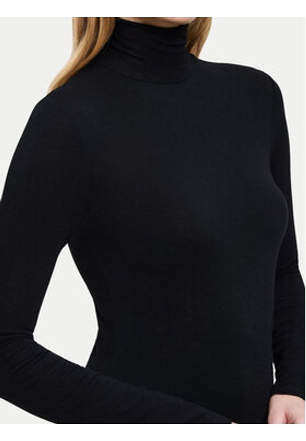 Triumph Golf Bauty Layers 10225074 Czarny Slim Fit. Typ kołnierza: golf. Kolor: czarny. Materiał: wełna