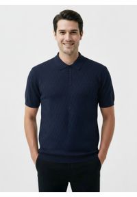 Dzianinowa, Męska Koszulka Polo - Brave Soul - Granatowa. Okazja: na co dzień. Typ kołnierza: polo. Kolor: niebieski. Materiał: wiskoza, poliamid. Sezon: wiosna, lato. Styl: casual #3
