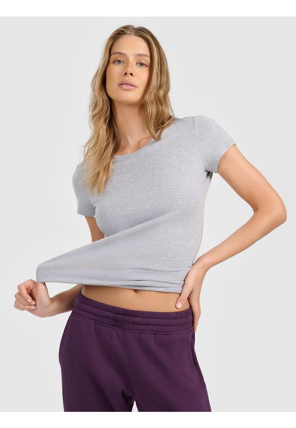 4f - 4F T-shirt slim gładki damski S. Okazja: na co dzień. Kolor: szary. Materiał: dzianina, bawełna, elastan, materiał. Długość rękawa: krótki rękaw. Długość: krótkie. Wzór: gładki. Styl: casual, wizytowy