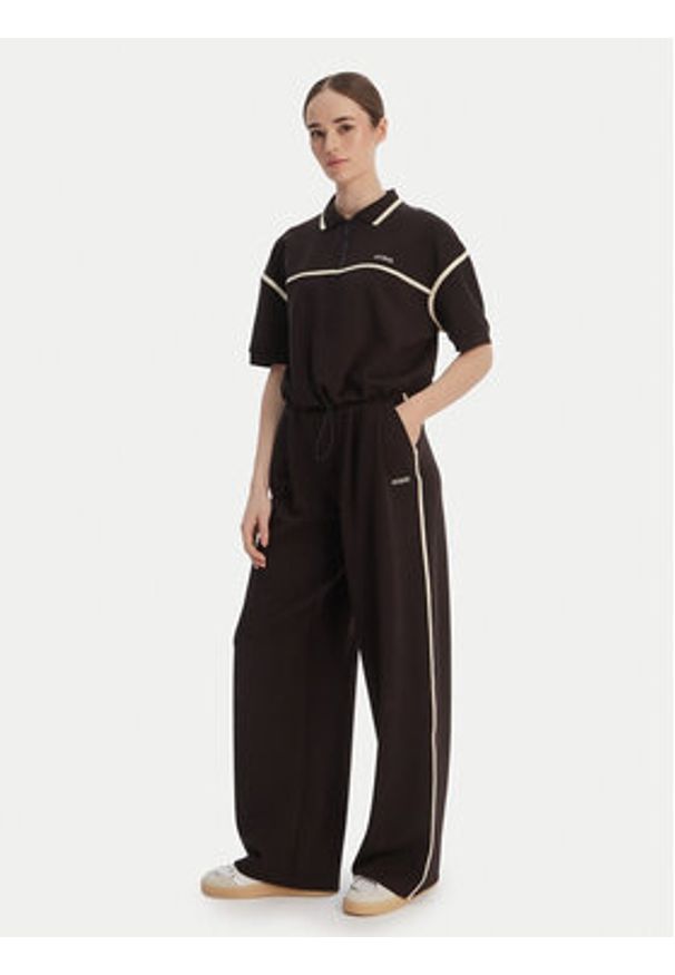 Guess Polo V6GP01 K2945 Brązowy Oversize. Typ kołnierza: polo. Kolor: brązowy. Materiał: syntetyk