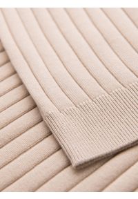 Ombre Clothing - Męska koszulka polo z wiskozą SLIM FIT w pionowy prążek – beżowa V2 - Rozmiar: XXL. Typ kołnierza: polo. Kolor: beżowy. Materiał: wiskoza. Wzór: prążki. Styl: klasyczny, elegancki