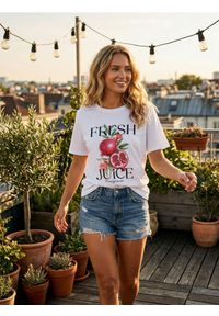 Sinsay - Bawełniana koszulka z nadrukiem - biały. Kolor: biały. Materiał: bawełna. Wzór: nadruk #1