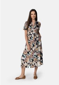 Volcano - Wzorzysta szmizjerka G-ATALYA. Okazja: na co dzień. Typ kołnierza: kołnierzyk stójkowy, dekolt w serek. Materiał: tkanina, wiskoza, materiał. Sezon: wiosna, lato. Typ sukienki: szmizjerki. Styl: casual, elegancki #1