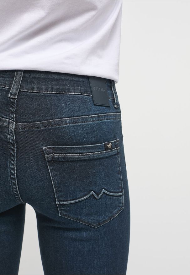 Mustang - DAMSKIE SPODNIE JEANSOWE MUSTANG SHELBY SLIM DENIM BLUE 1013582 5000 882