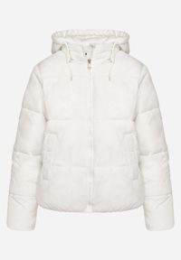 Born2be - Biała Pikowana Kurtka z Kapturem Mivuna. Okazja: na co dzień. Typ kołnierza: kaptur. Kolor: biały. Materiał: jeans. Długość: krótkie. Styl: casual #2