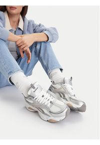 Reebok Sneakersy CHARGE AR30246WSWT Biały. Kolor: biały. Materiał: materiał #7