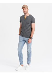 Ombre Clothing - T-shirt męski z okrągłym rozpinanym dekoltem henley – grafitowy V6. Okazja: na co dzień. Typ kołnierza: typu henley. Kolor: szary. Materiał: poliester, bawełna. Styl: casual #5