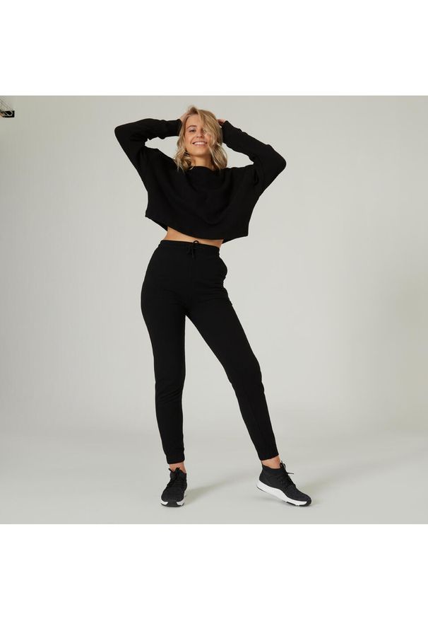 DOMYOS - Bluza damska Domyos Gym & Pilates crop. Kolor: czarny. Materiał: materiał, dzianina, bawełna, elastan, włókno. Długość: krótkie. Sport: joga i pilates