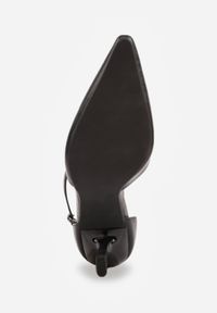 Born2be - Czarne Szpilki Vices ze Skórzaną Wkładką Ozdobione Paskiem Wokół Kostki Ivelfedi. Okazja: na co dzień, na spotkanie biznesowe, do pracy. Zapięcie: pasek. Kolor: czarny. Materiał: skóra. Wzór: aplikacja. Obcas: na szpilce. Styl: casual, biznesowy, elegancki. Wysokość obcasa: średni #6