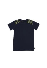 LEONE 1947 APPAREL - Nowość Sportowa koszulka dziecięca z dużym logo i krótkim rękawem. Kolor: niebieski. Długość rękawa: krótki rękaw. Długość: krótkie. Sport: joga i pilates