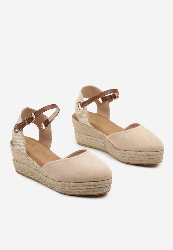 Renee - Beżowe Sandały z Plecionką na Koturnie w Stylu Espadryli Effilania. Okazja: na co dzień. Zapięcie: sprzączka. Kolor: beżowy. Sezon: lato. Obcas: na koturnie. Styl: klasyczny, elegancki, casual