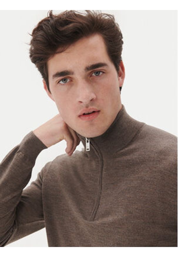 Matinique Sweter Mason 30207103 Brązowy Regular Fit. Kolor: brązowy. Materiał: wełna
