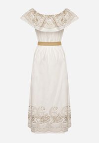 Born2be - Biała Sukienka Hiszpanka w Stylu Boho z Haftem i Paskiem z Klamrą Mellirna. Okazja: na co dzień. Typ kołnierza: dekolt hiszpanka. Kolor: biały. Materiał: poliester, materiał. Wzór: haft. Styl: boho #7