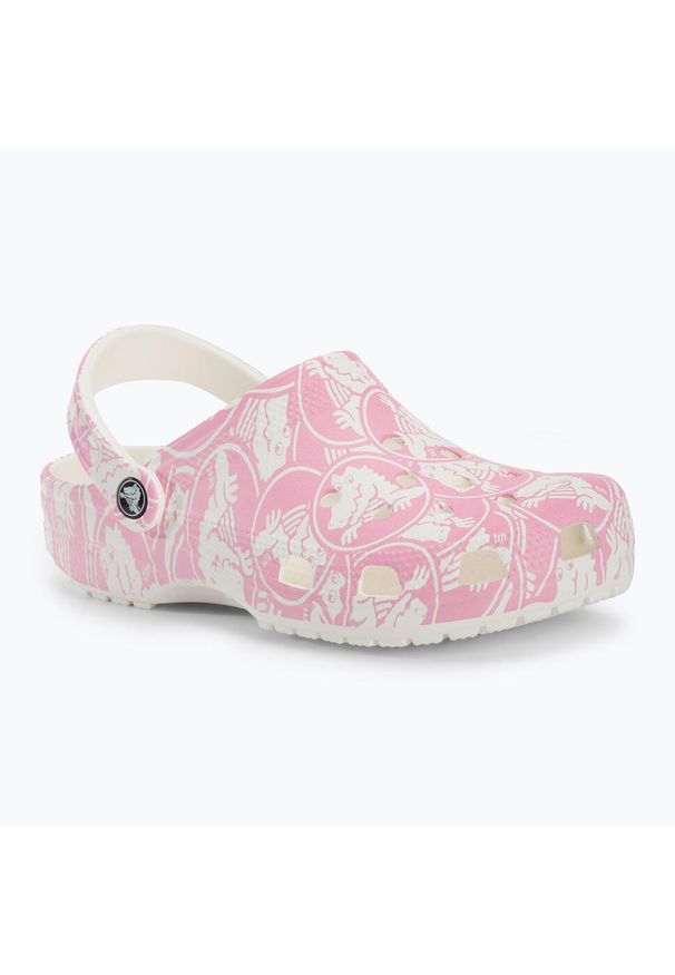 Klapki Crocs Classic Duke Print Clog. Kolor: różowy. Wzór: nadruk. Styl: sportowy