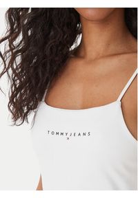 Tommy Jeans Sukienka codzienna Linear DW0DW22338 Biały Slim Fit. Okazja: na co dzień. Kolor: biały. Materiał: wiskoza. Typ sukienki: proste. Styl: casual #4