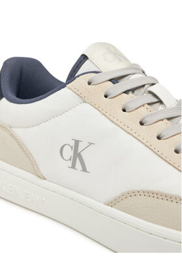 Calvin Klein Jeans Sneakersy Classic Cupsole In Tc YM0YM01194 Biały. Kolor: biały. Materiał: zamsz, skóra