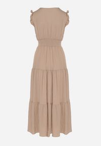 Born2be - Beżowa Wiskozowa Sukienka z Falbankami Sadoline. Okazja: na co dzień. Typ kołnierza: kołnierz z falbankami. Kolor: beżowy. Materiał: wiskoza. Styl: boho, casual #6