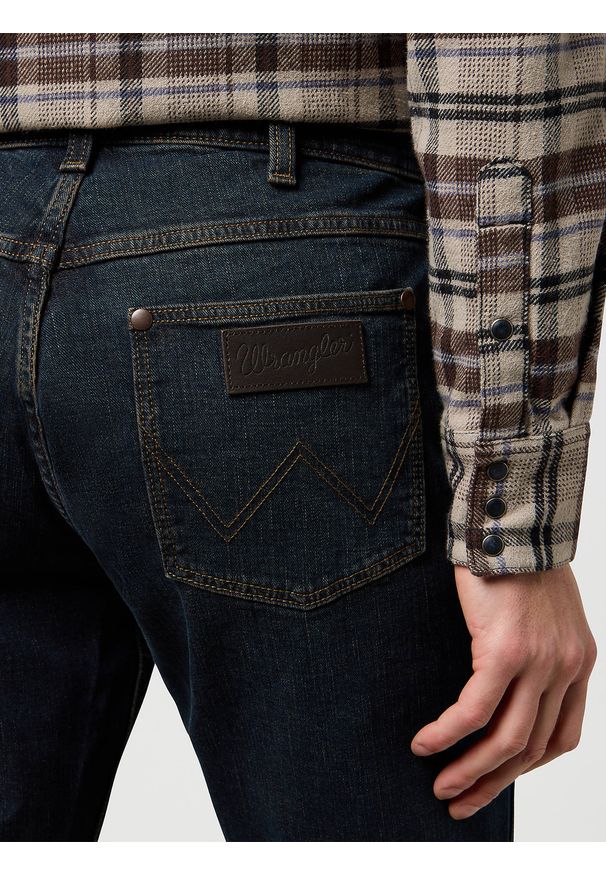 Wrangler - MĘSKIE SPODNIE WRANGLER GREENSBORO NIGHTFALL 112370848