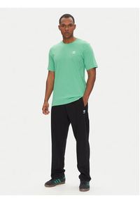 Adidas - adidas T-Shirt Trefoil Essentials JN0235 Zielony Regular Fit. Kolor: zielony. Materiał: bawełna
