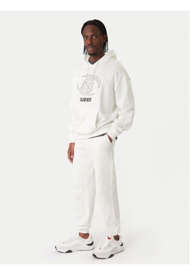 Guess Spodnie dresowe Z6RB03 K9YI1 Biały Regular Fit. Kolor: biały. Materiał: bawełna