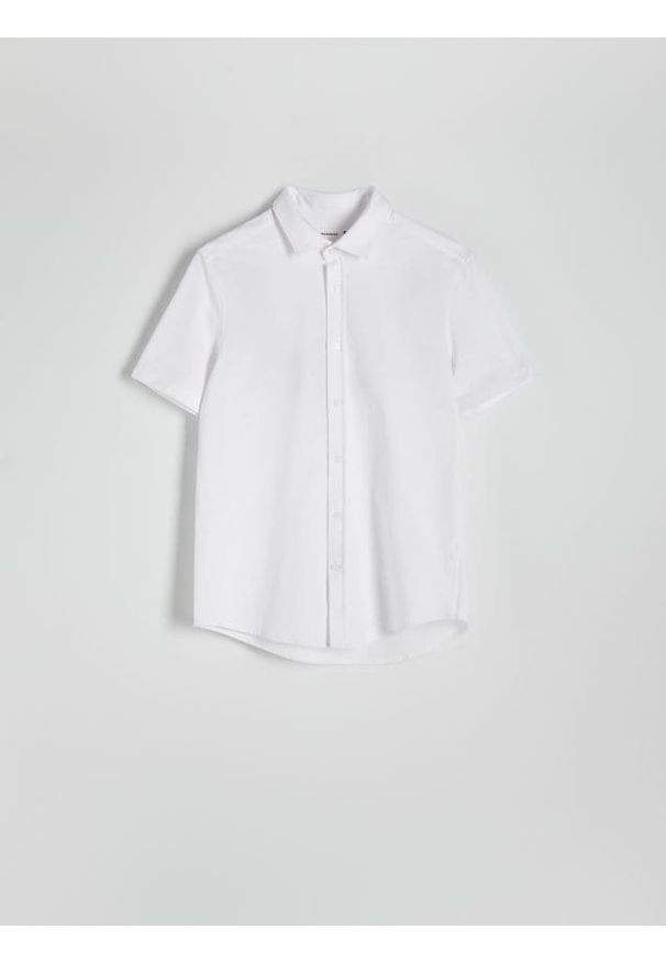 Reserved - Gładka koszula slim fit - biały. Kolor: biały. Materiał: dzianina. Wzór: gładki