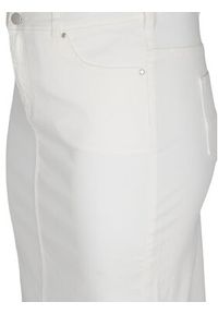 Zizzi Spódnica jeansowa J10771A Biały Regular Fit. Kolor: biały. Materiał: jeans