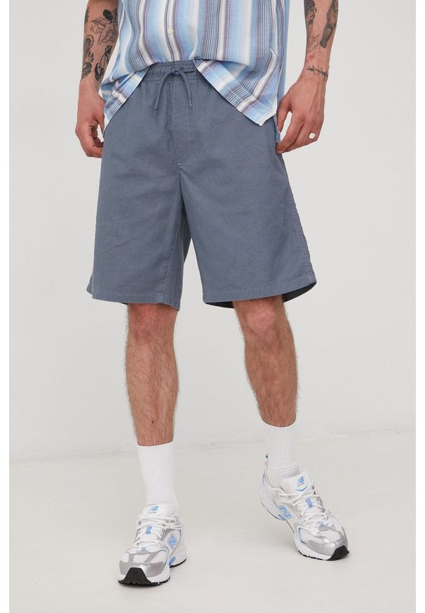 Wrangler szorty z domieszką lnu męskie kolor granatowy. Okazja: na co dzień. Kolor: niebieski. Materiał: len. Styl: casual