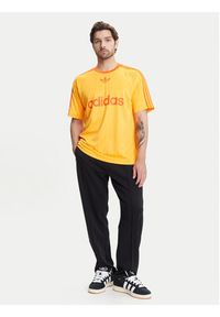 Adidas - adidas T-Shirt adicolor JP1027 Żółty Loose Fit. Kolor: żółty. Materiał: syntetyk #5