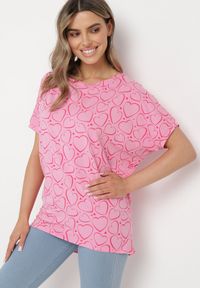Born2be - Różowy T-shirt z Bawełny z Rękawami Typu Nietoperz i Serduszkami Diralca. Okazja: na co dzień. Kolor: różowy. Materiał: bawełna. Wzór: nadruk. Styl: casual, elegancki #4