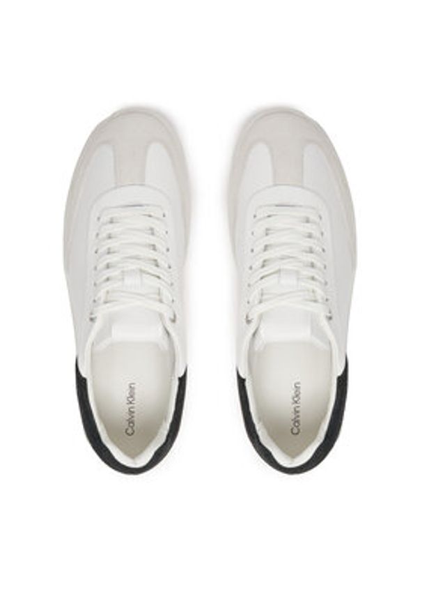 Calvin Klein Sneakersy HW0HW02208 Biały. Kolor: biały. Materiał: skóra