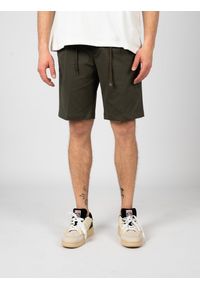 Xagon Man Szorty | P25032FPLANE | Mężczyzna | Zielony. Okazja: na co dzień. Kolor: zielony. Materiał: bawełna, elastan. Styl: elegancki, casual