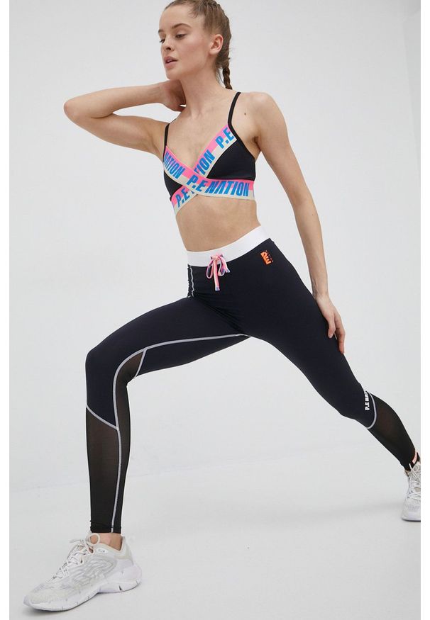 P.E Nation legginsy treningowe Divergent damskie kolor czarny gładkie. Stan: podwyższony. Kolor: czarny. Materiał: materiał, włókno, dzianina, skóra. Wzór: gładki. Sport: fitness