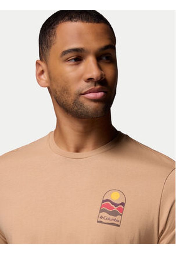 columbia - Columbia T-Shirt Explorers Canyon™ 2036451 Beżowy Regular Fit. Kolor: beżowy. Materiał: bawełna
