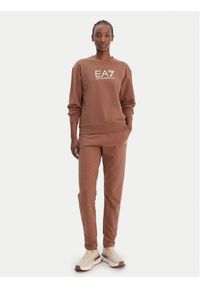 EA7 Emporio Armani Dres 7W000115 AF13135 U6044 Brązowy Regular Fit. Kolor: brązowy. Materiał: bawełna #1