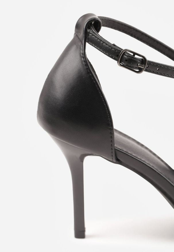 Born2be - Czarne Eleganckie Szpilki VICES ze Skrzyżowanymi Paseczkami Nemaia. Okazja: na ślub cywilny, na spotkanie biznesowe, na wesele. Zapięcie: pasek. Kolor: czarny. Materiał: satyna. Obcas: na szpilce. Styl: elegancki