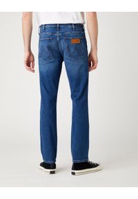 Wrangler - MĘSKIE SPODNIE JEANSOWE WRANGLER GREENSBORO HARD EDGE W15QJX246