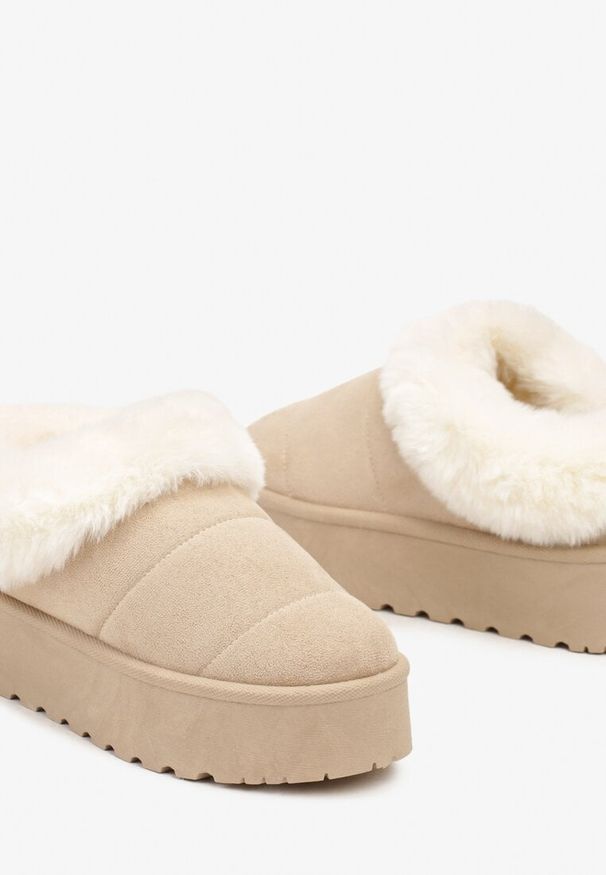 Born2be - Beżowe Śniegowce na Platformie z Wywiniętym Futerkiem Tiriola. Kolor: beżowy. Materiał: futro. Sezon: zima. Obcas: na platformie