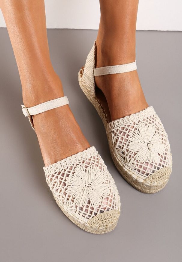 Born2be - Beżowe Espadryle na Grubej Podeszwie z Plecionką i Sprzączką Anadila. Nosek buta: okrągły. Zapięcie: sprzączka. Kolor: beżowy. Materiał: materiał. Styl: wakacyjny, klasyczny