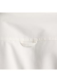 Koszula męska New Balance MT53523RFN – biała. Typ kołnierza: kołnierzyk klasyczny. Kolor: biały. Materiał: poliester, materiał, bawełna. Styl: elegancki, klasyczny #6