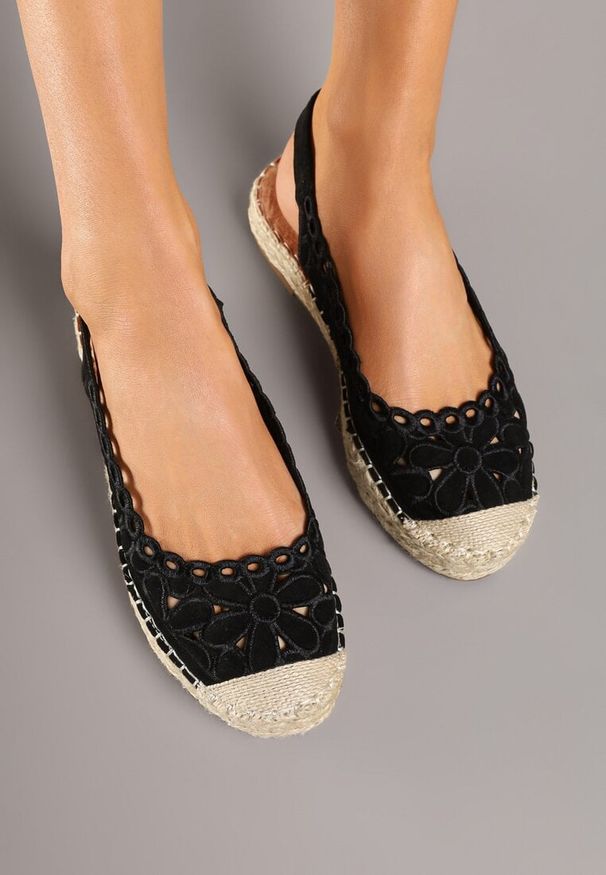 Born2be - Czarne Sandały Espadryle Slingback z Plecionką i Ażurową Cholewką Loriene. Okazja: na co dzień. Zapięcie: pasek. Kolor: czarny. Wzór: ażurowy. Obcas: na obcasie. Styl: elegancki, casual. Wysokość obcasa: niski